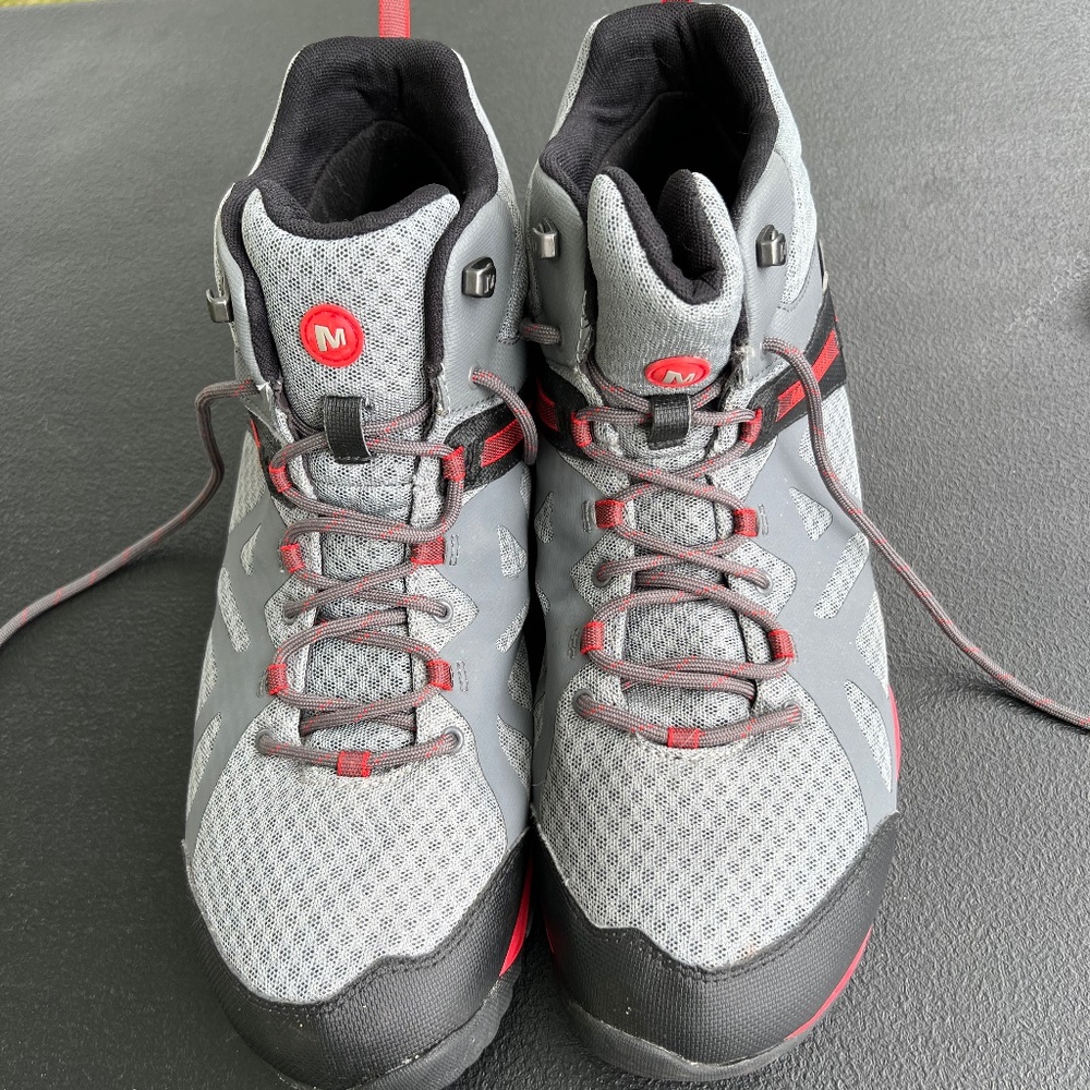 MEN’S Merrill Perforamance Footware. Size 15